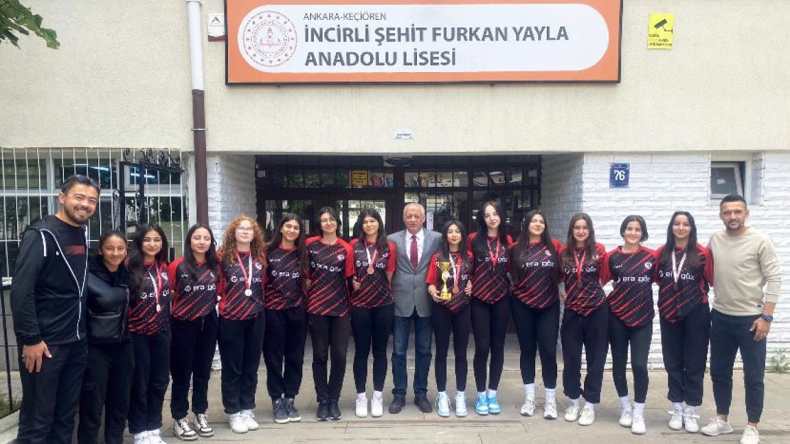 Okulumuz Softbol Kız Takımı Türkiye 4. sü 